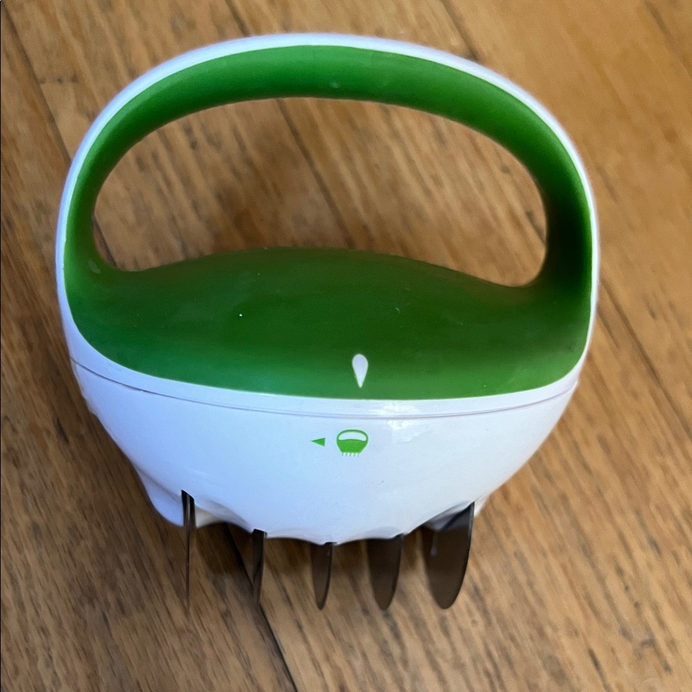 NEW Zyliss Green and White Meat Tenderizer Handheld NEW ❤️